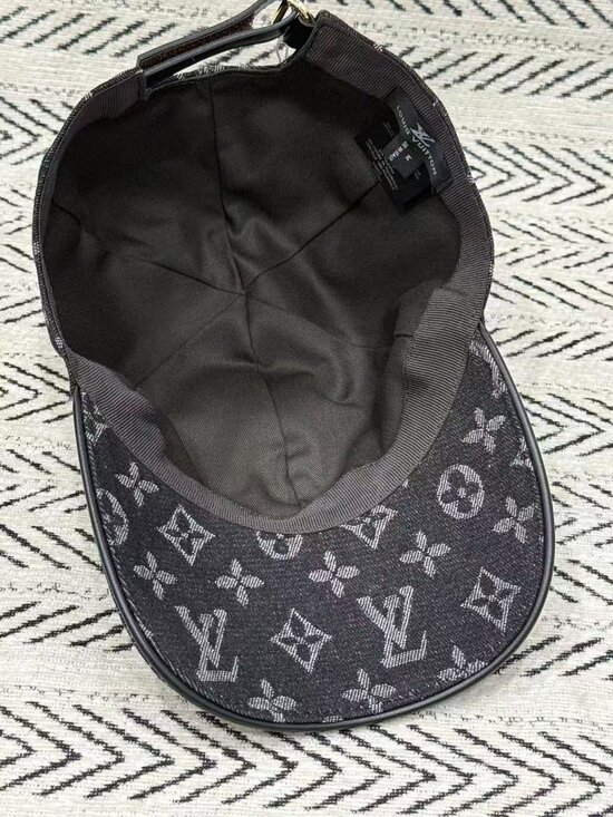 Louis Vuitton Women\'s Black Cap main image 5